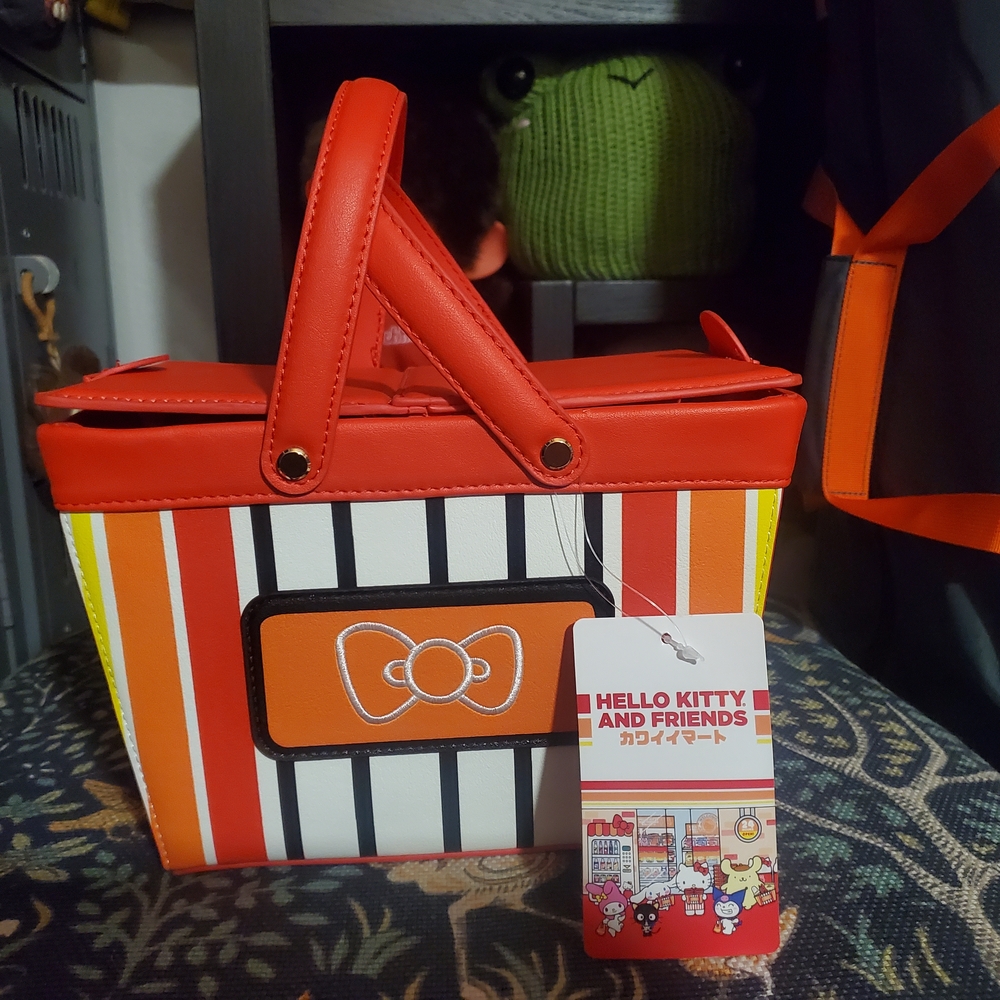 BNWT Loungefly Hello Kitty and Friends Convenient Store Mini Picnic Basket